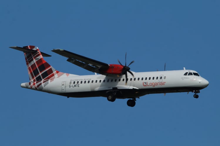 G-LMTE,_ATR_72-600,_Loganair,_Newquay