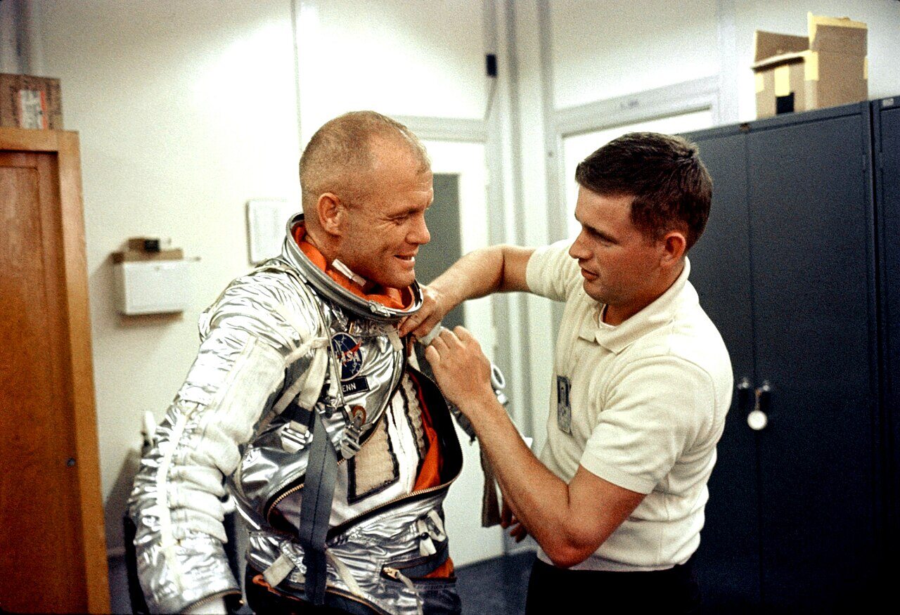 John_Glenn_suiting_up